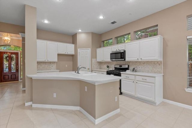 2 Mellow Wood Place, The Woodlands, TX 77381