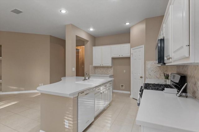 2 Mellow Wood Place, The Woodlands, TX 77381