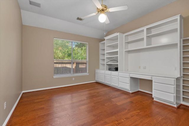 2 Mellow Wood Place, The Woodlands, TX 77381