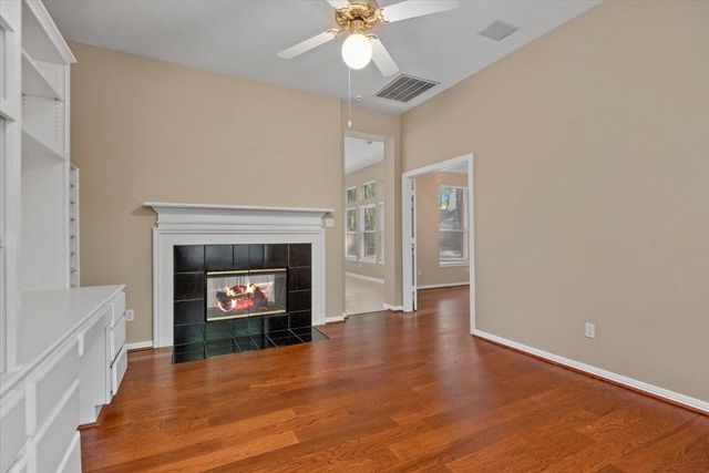 2 Mellow Wood Place, The Woodlands, TX 77381