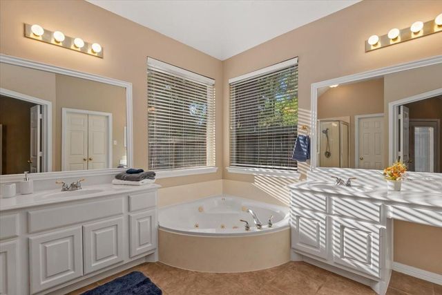 2 Mellow Wood Place, The Woodlands, TX 77381