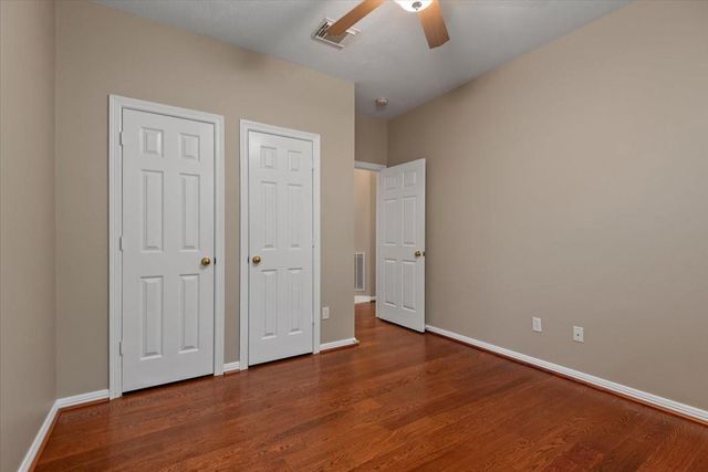 2 Mellow Wood Place, The Woodlands, TX 77381