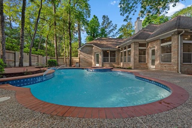 2 Mellow Wood Place, The Woodlands, TX 77381