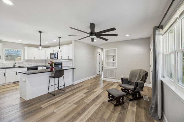 697 Cross Street, Rossville, GA 30741