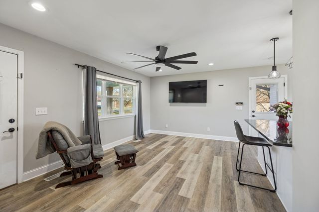 697 Cross Street, Rossville, GA 30741