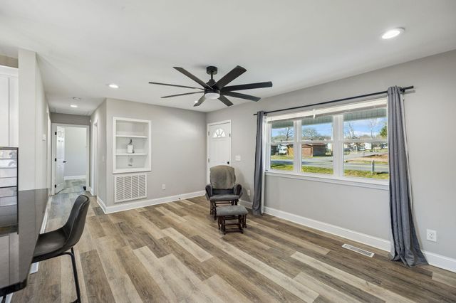 697 Cross Street, Rossville, GA 30741