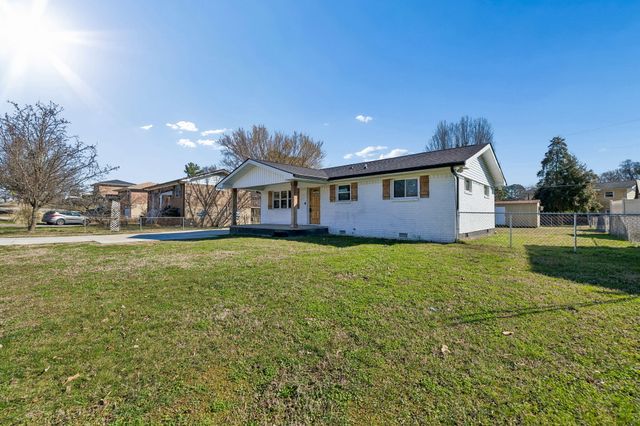 697 Cross Street, Rossville, GA 30741