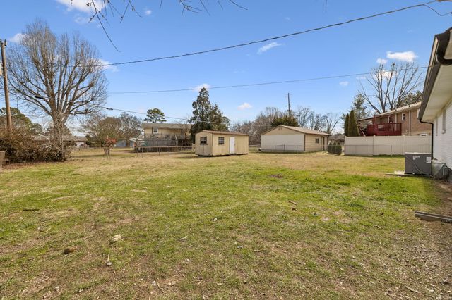 697 Cross Street, Rossville, GA 30741