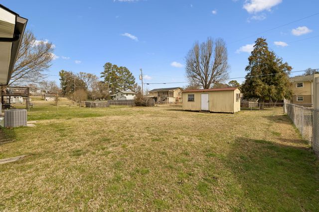 697 Cross Street, Rossville, GA 30741