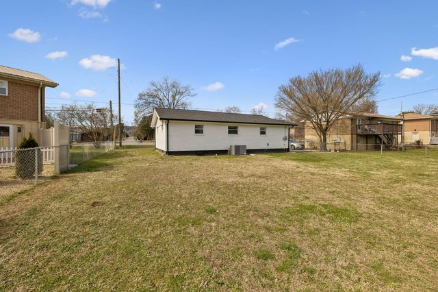 697 Cross Street, Rossville, GA 30741