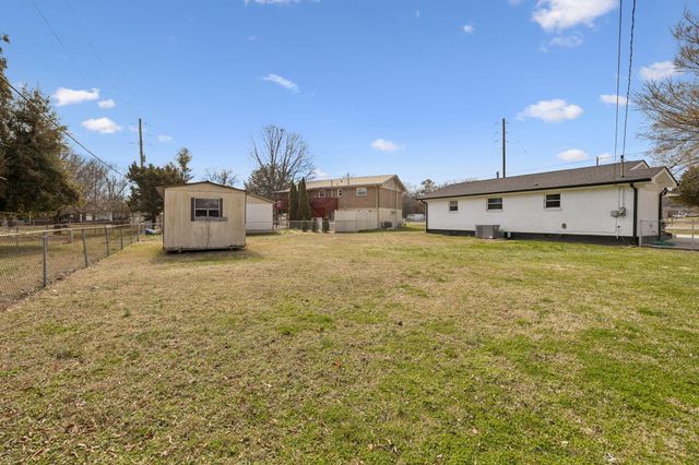 697 Cross Street, Rossville, GA 30741