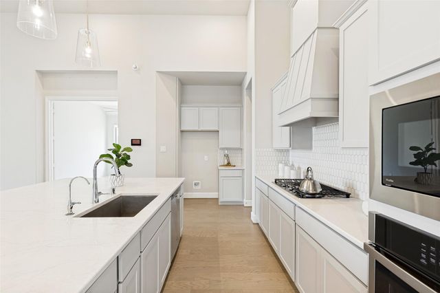 2723 Lakeside Shore Drive, League City, TX 77573