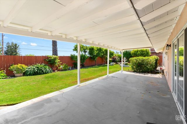 2715 Clemson Court, Bakersfield, CA 93306