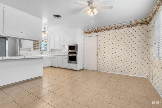 2715 Clemson Court, Bakersfield, CA 93306