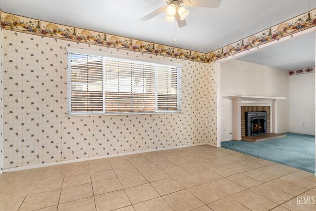2715 Clemson Court, Bakersfield, CA 93306