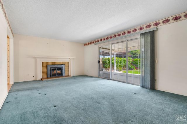 2715 Clemson Court, Bakersfield, CA 93306