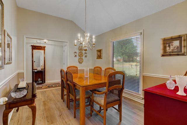 1968 CHIMNEYROCK BLVD E, Cordova, TN 38016