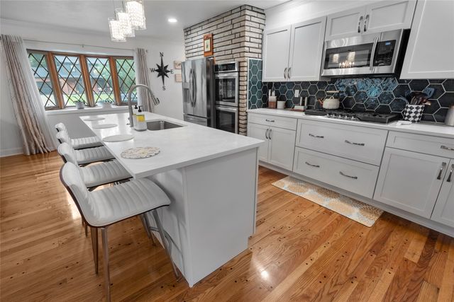 4416 VILLAGE Street, Erie, PA 16506