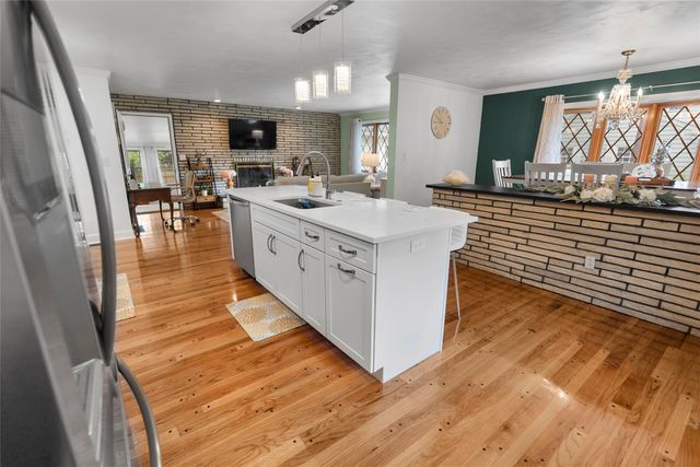4416 VILLAGE Street, Erie, PA 16506