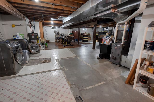 4416 VILLAGE Street, Erie, PA 16506