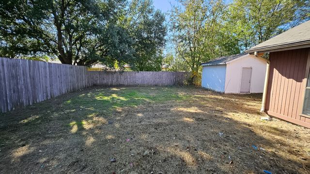 404 Lemon Drive, Arlington, TX 76018