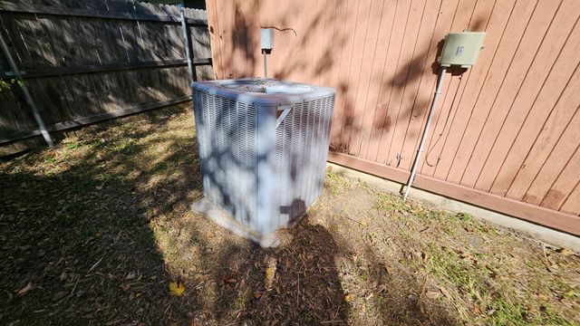 404 Lemon Drive, Arlington, TX 76018