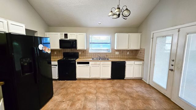 404 Lemon Drive, Arlington, TX 76018