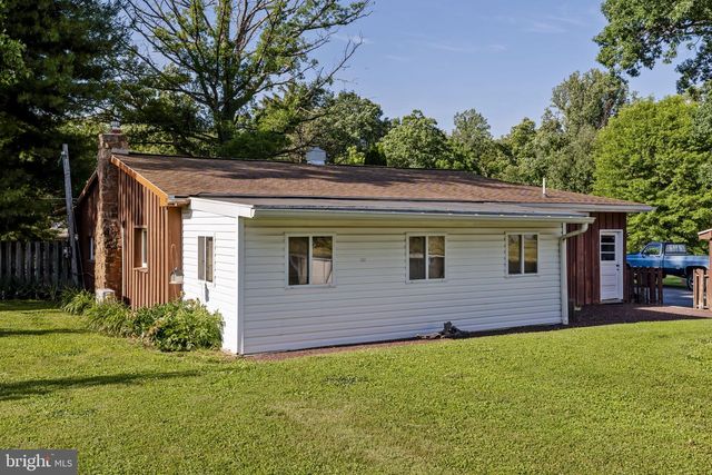 225 HARTINGS PARK RD, Denver, PA 17517