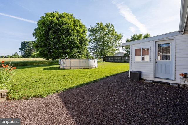 225 HARTINGS PARK RD, Denver, PA 17517