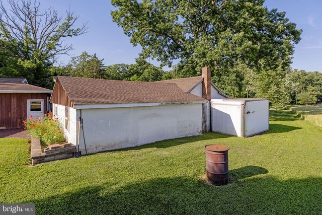 225 HARTINGS PARK RD, Denver, PA 17517