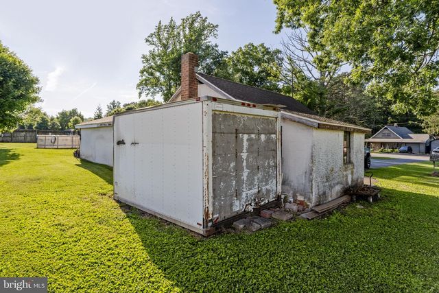 225 HARTINGS PARK RD, Denver, PA 17517