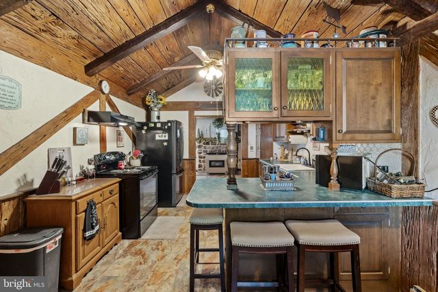 225 HARTINGS PARK RD, Denver, PA 17517