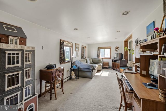 225 HARTINGS PARK RD, Denver, PA 17517