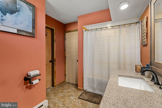 225 HARTINGS PARK RD, Denver, PA 17517