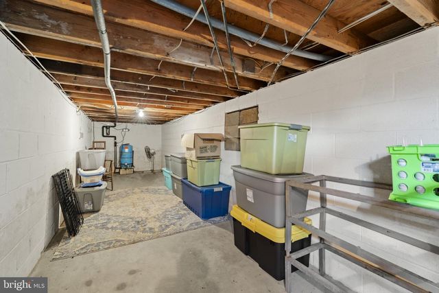 225 HARTINGS PARK RD, Denver, PA 17517