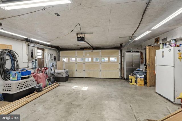 225 HARTINGS PARK RD, Denver, PA 17517