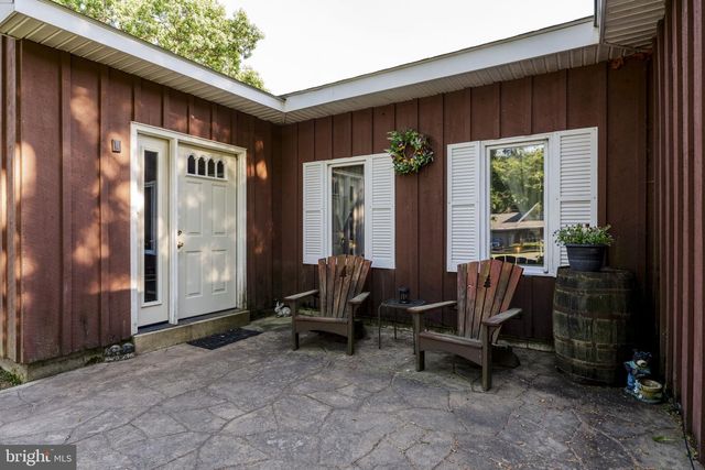225 HARTINGS PARK RD, Denver, PA 17517
