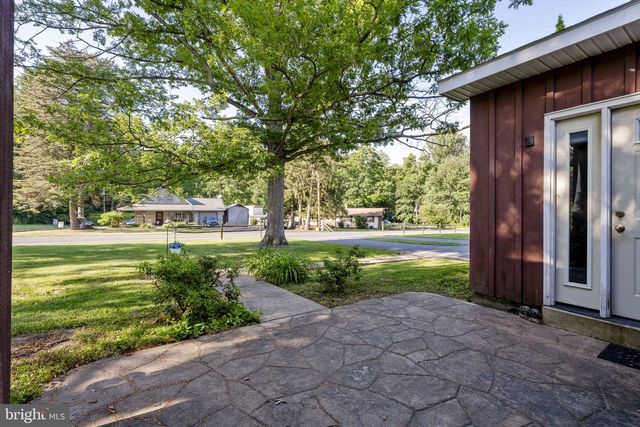 225 HARTINGS PARK RD, Denver, PA 17517