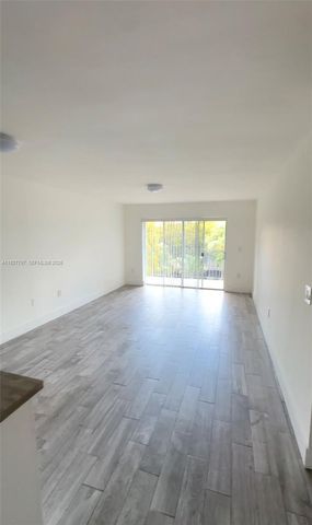 1595 NE 135th St 427, North Miami, FL 33161