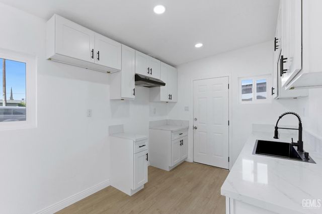 315 Churchill Drive, Bakersfield, CA 93307