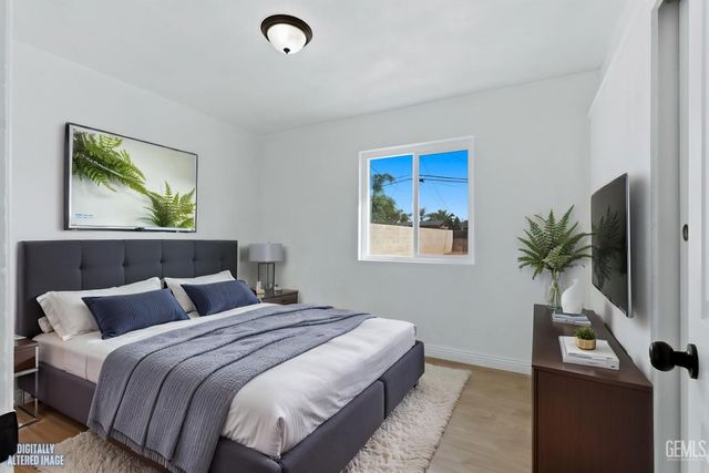 315 Churchill Drive, Bakersfield, CA 93307