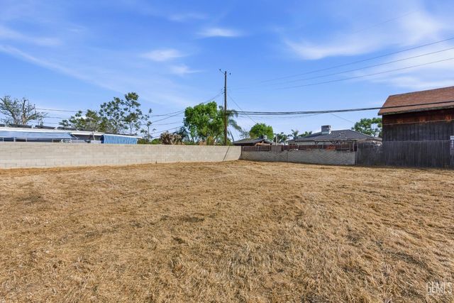 315 Churchill Drive, Bakersfield, CA 93307