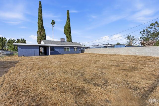 315 Churchill Drive, Bakersfield, CA 93307
