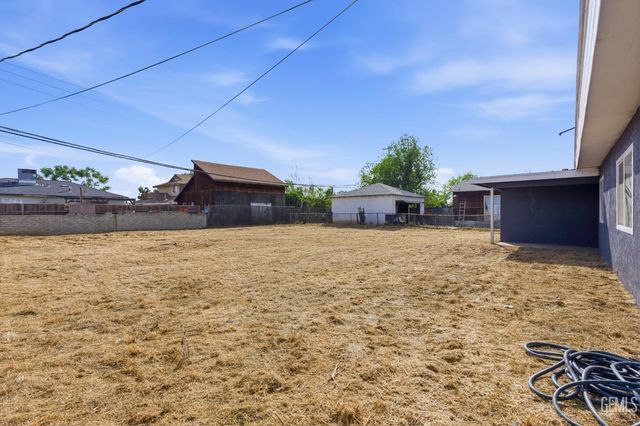 315 Churchill Drive, Bakersfield, CA 93307