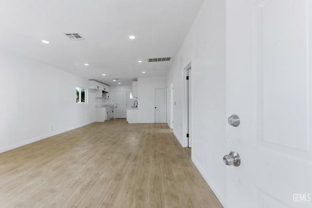 315 Churchill Drive, Bakersfield, CA 93307