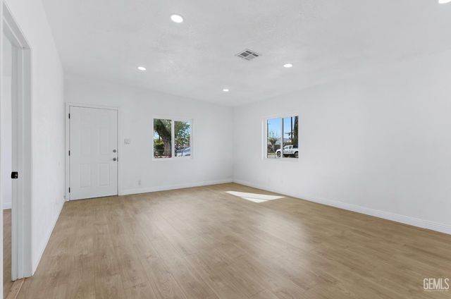 315 Churchill Drive, Bakersfield, CA 93307