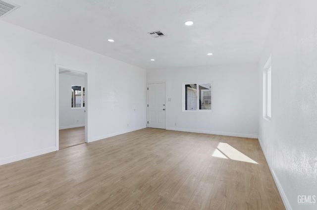 315 Churchill Drive, Bakersfield, CA 93307