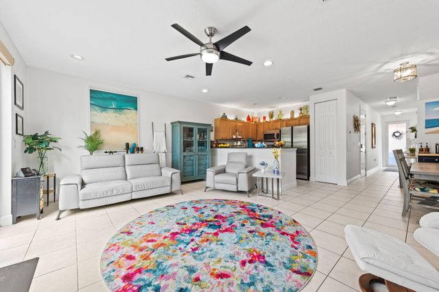 4086 W Palm Aire Drive 18, Pompano Beach, FL 33069