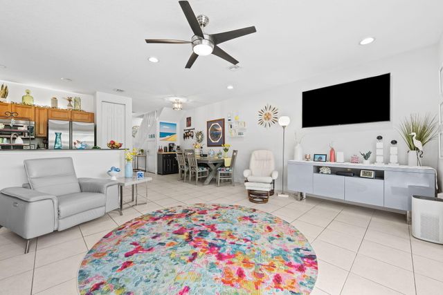 4086 W Palm Aire Drive 18, Pompano Beach, FL 33069