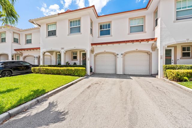 4086 W Palm Aire Drive 18, Pompano Beach, FL 33069